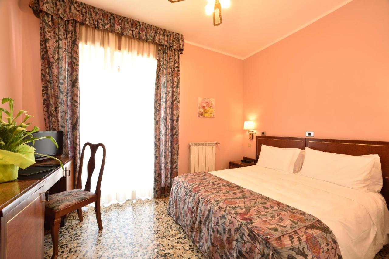 Hotel Bergamo Mare Mhotelsgroup San Bartolomeo Al Mare Dış mekan fotoğraf